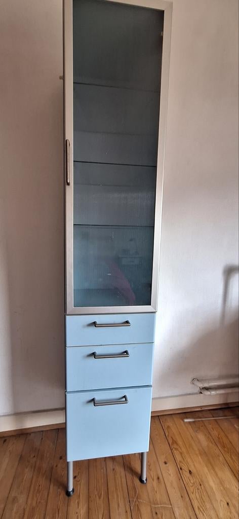 Lichtblauwe ikea badkamerkast op poten, Ophalen, (Half)hoge kast, Minder dan 50 cm, Gebruikt