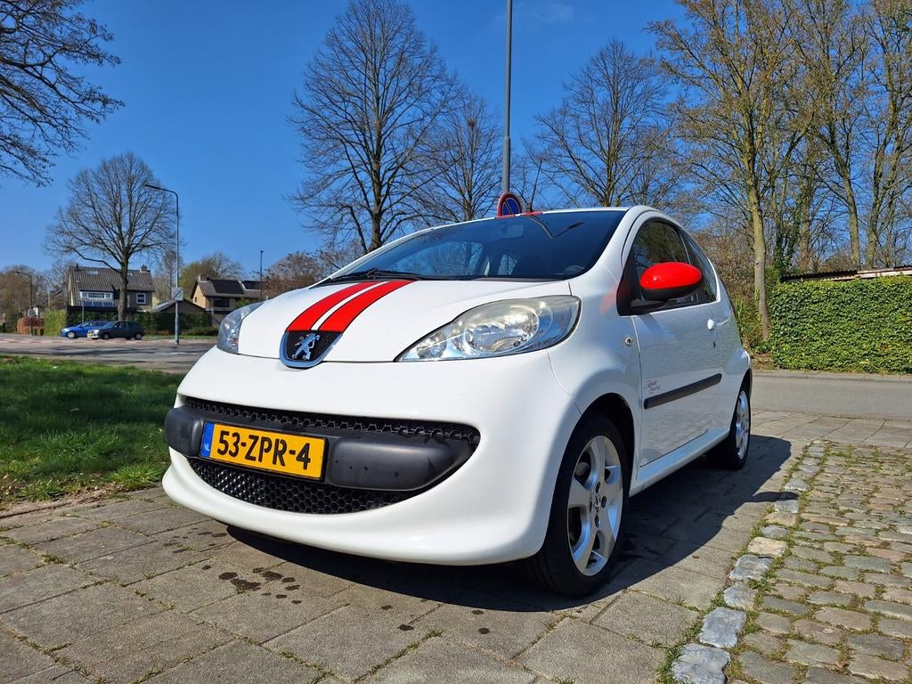 Peugeot 107 1.0 12V 3DR 2008 Wit, Auto's, Peugeot, Particulier, Airbags, Airconditioning, Centrale vergrendeling, Isofix, Lichtmetalen velgen