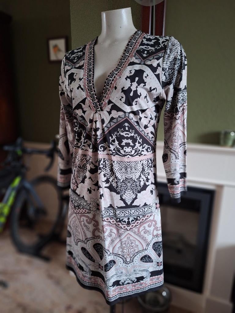 K-Design K Design jurk zwart wit roze M 38, Maat 38/40 (M), K-design, Verzenden, Zwart