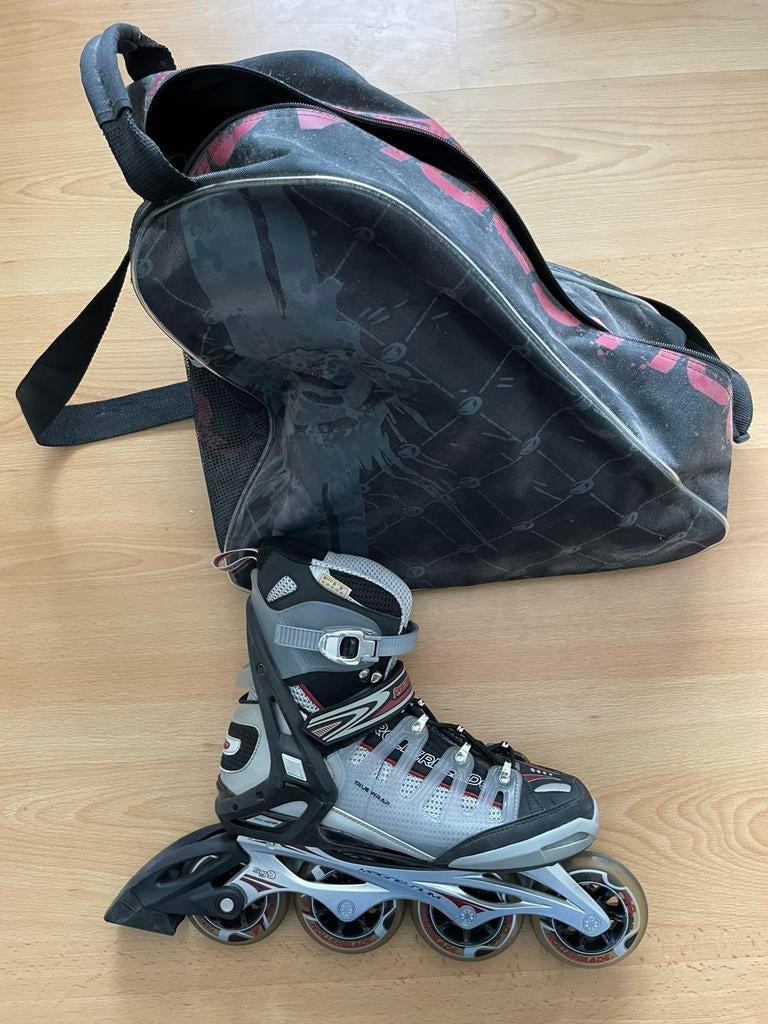 Skates, 90mm wielen. Merk Rollerblade, Sport en Fitness, Skeelers, Ophalen, Zo goed als nieuw
