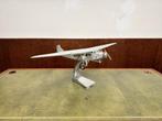 Authentic Models Ford Trimotor modelvliegtuig, Ophalen