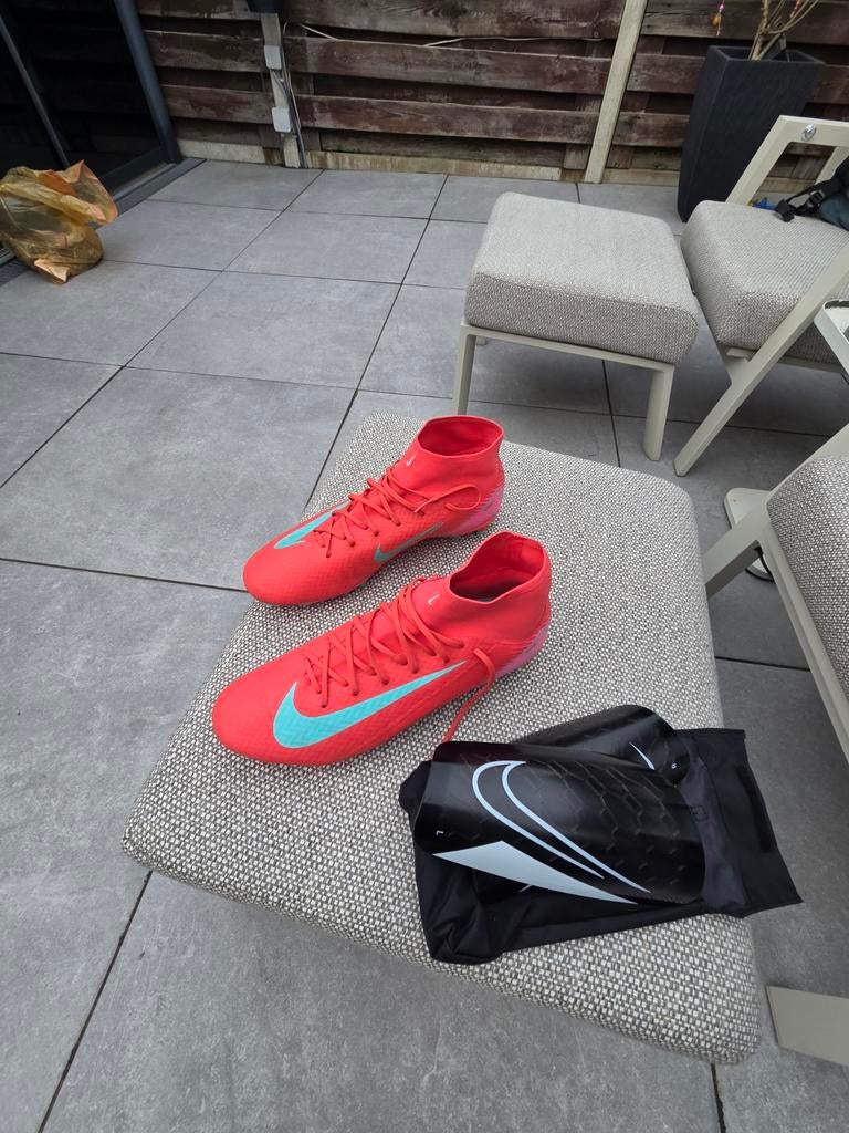 Nike Mercurial Superfly 10 Academy maat 47 scheenbeschermers, Sport en Fitness, Voetbal, Maat XS of kleiner, Ophalen, Nieuw, Schoenen