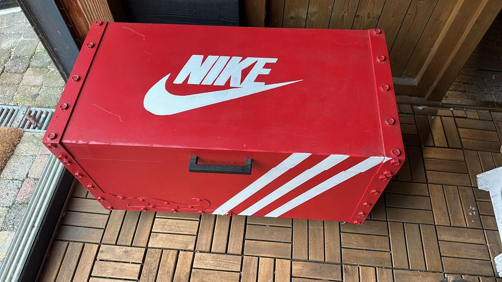 Nike schoenen kist, Ophalen, Zo goed als nieuw