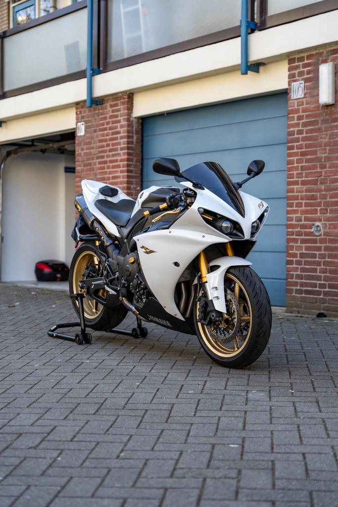 Yamaha R1 2014 RN22 | Akrapovic, 4 cilinders, Motorrijbewijs A, Super Sport, Particulier