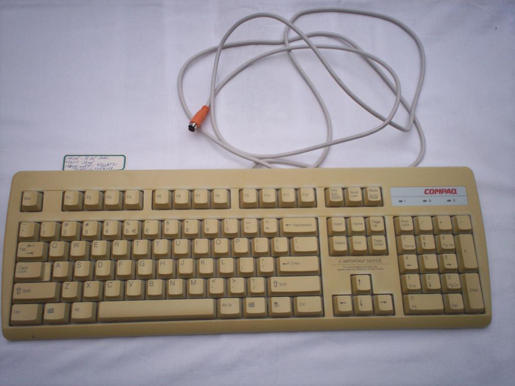 Compaq toetsenbord jaren 90 PS/2 nr. Intl. B13BC0L39GU1L9, Computers en Software, Toetsenborden, Ophalen of Verzenden, Qwerty