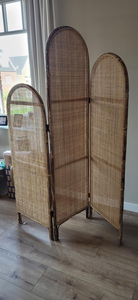 By-boo rotan kamerscherm, Ophalen