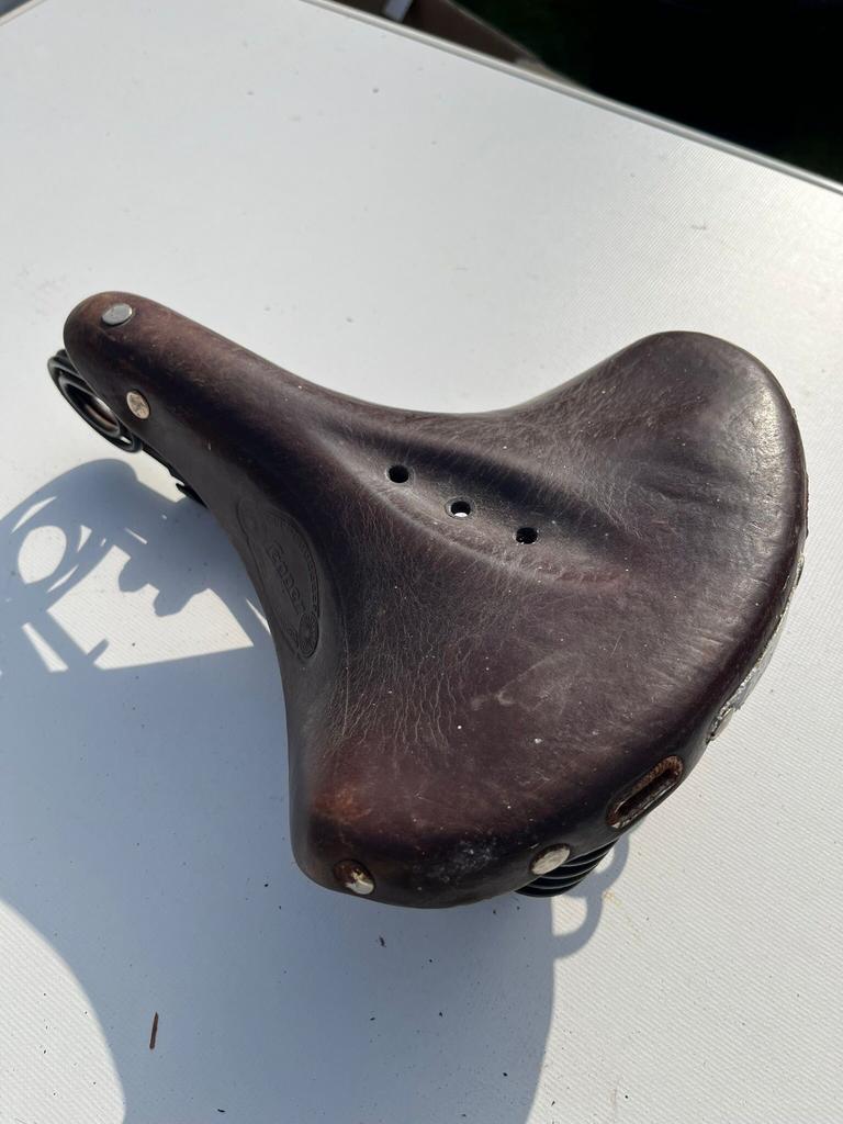 Degelijk en comfortabel leren fietszadel - Lepper, Fietsen en Brommers, Fietsonderdelen, Ophalen of Verzenden, Gebruikt, Algemeen