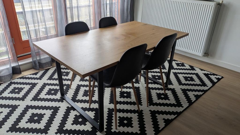 JYSK Eettafel + 4 Stoelen (Optioneel Vloerklee, Ophalen