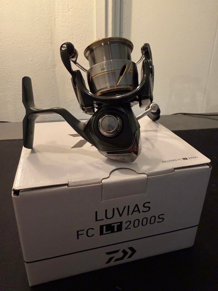 Daiwa Luvias FC LT2000S – Zo goed als nieuw, Ophalen of Verzenden, Zo goed als nieuw, Molen