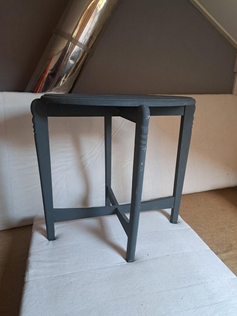 Grijs bijzettafeltje, Ophalen, Gebruikt, Rond, Minder dan 55 cm
