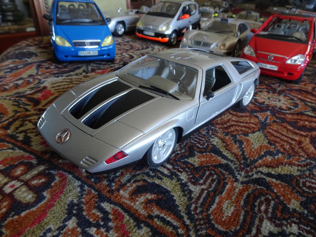 APARTE MERCEDES BENZ C 111 1;18 MERK GUITOY, Ophalen of Verzenden, Zo goed als nieuw, Auto, Overige merken