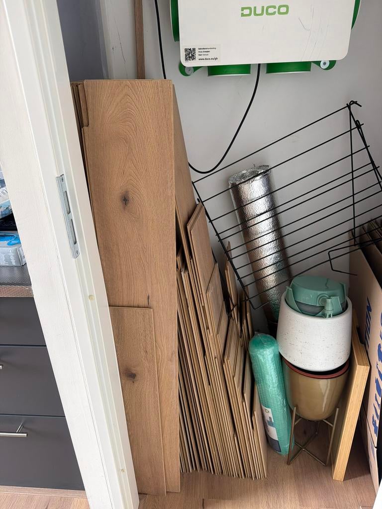 Laminaat met ondervloer en plint, Gebruikt, Bruin, Ophalen of Verzenden, Minder dan 10 m²