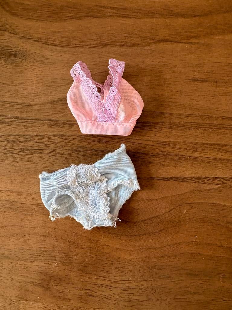 Barbie vintage ondergoed assorti, Ophalen, Gebruikt, Kleertjes