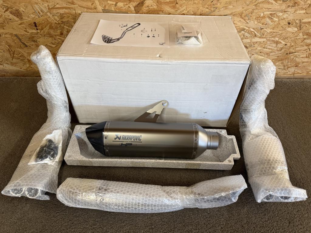 Akrapovic HP Race titanium uitlaatsysteem BMW S1000RR 15-18, Nieuw, Ophalen of Verzenden, Info@bmw-motorrad-welt.com, Am Juliusturm 32, Berlin, 13599, DE