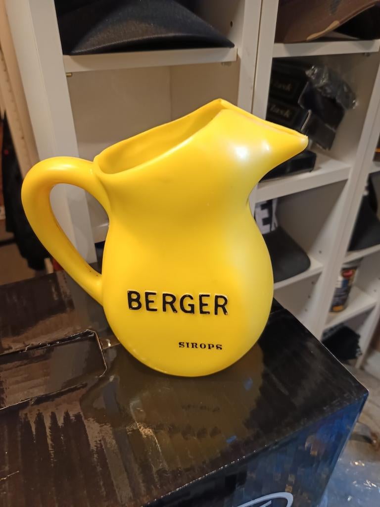 Vintage Gele Kunststof Waterkan Berger Sirops Frankrijk, Ophalen of Verzenden