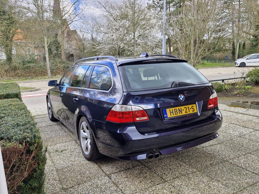 BMW 2.5 I 523 Touring, Individual, autom., pano, blauw, Automaat, Achterwielaandrijving, 1800 kg, 2497 cc