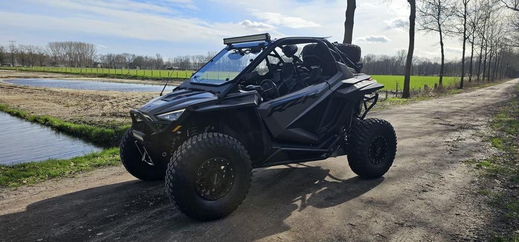 Polaris RZR Pro XP - Side-by-Side