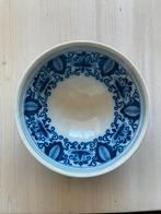 Blauw-witte kom met bloemenpatroon, Antiek en Kunst, Antiek | Keramiek en Aardewerk, Ophalen