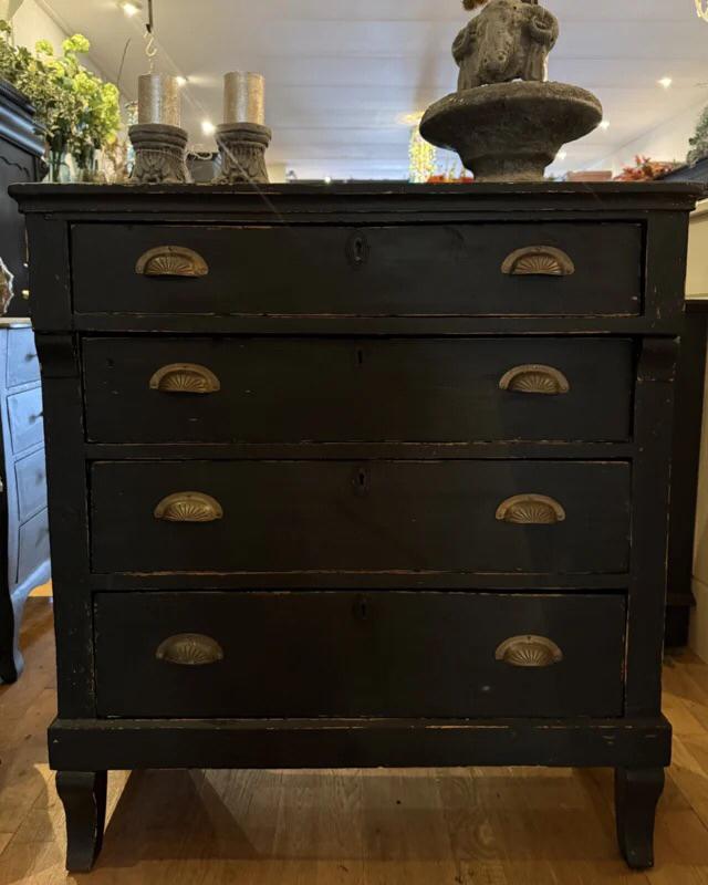 Antieke doorleefde ladekast, vintage kast, oud kastje VdlM, Ophalen, 3 of 4 laden, Minder dan 100 cm, 25 tot 50 cm