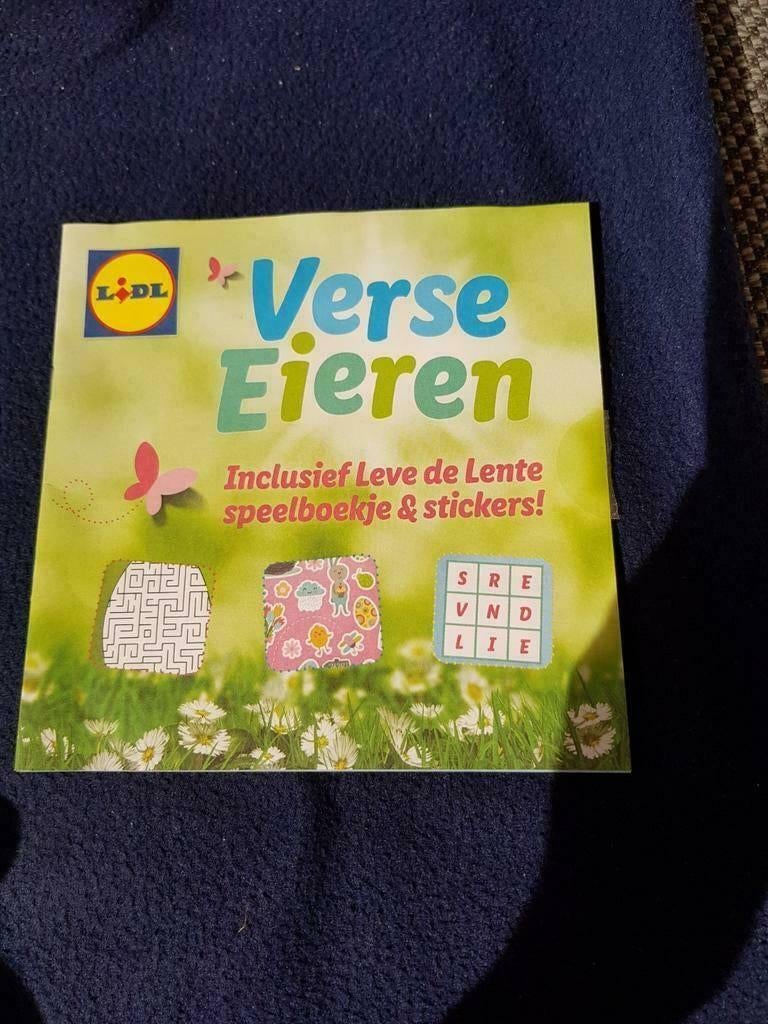 Speelboekje en stickers voor Pasen, Ophalen of Verzenden, Zo goed als nieuw