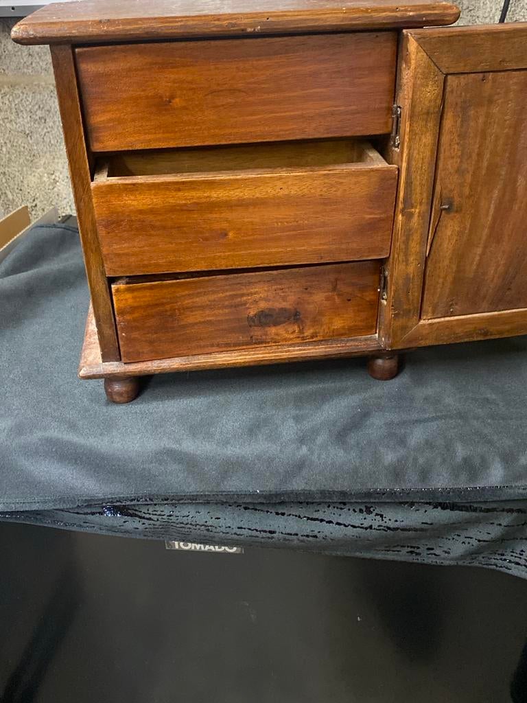 Oud klein houten kastje met lades en deurtje, Antiek en Kunst, Antiek | Meubels | Kasten, Ophalen of Verzenden