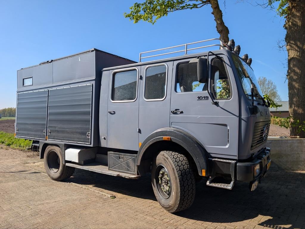 Mercedes 1019 4x4 overlander camper en 1113 camper bel.vrij, Auto's, Vrachtwagens, 190 pk, Mercedes-Benz, Bedrijf, Zilver of Grijs