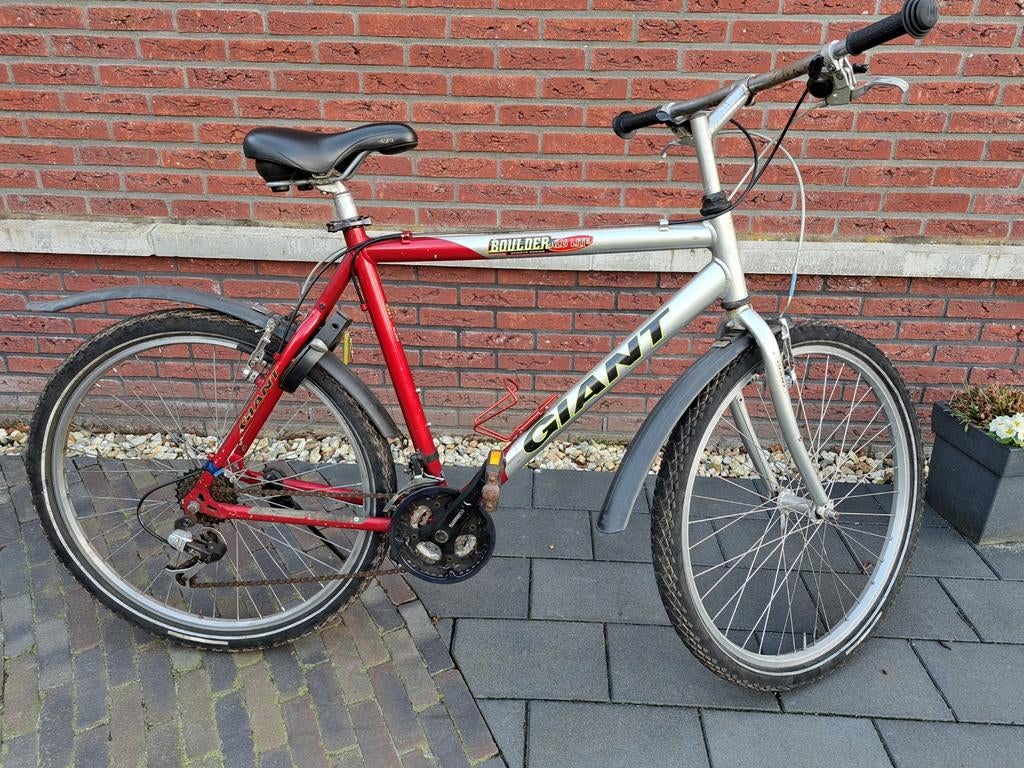 Mountainbike Giant Boulder, Gebruikt, 26 inch, Meer dan 20 versnellingen, Ophalen
