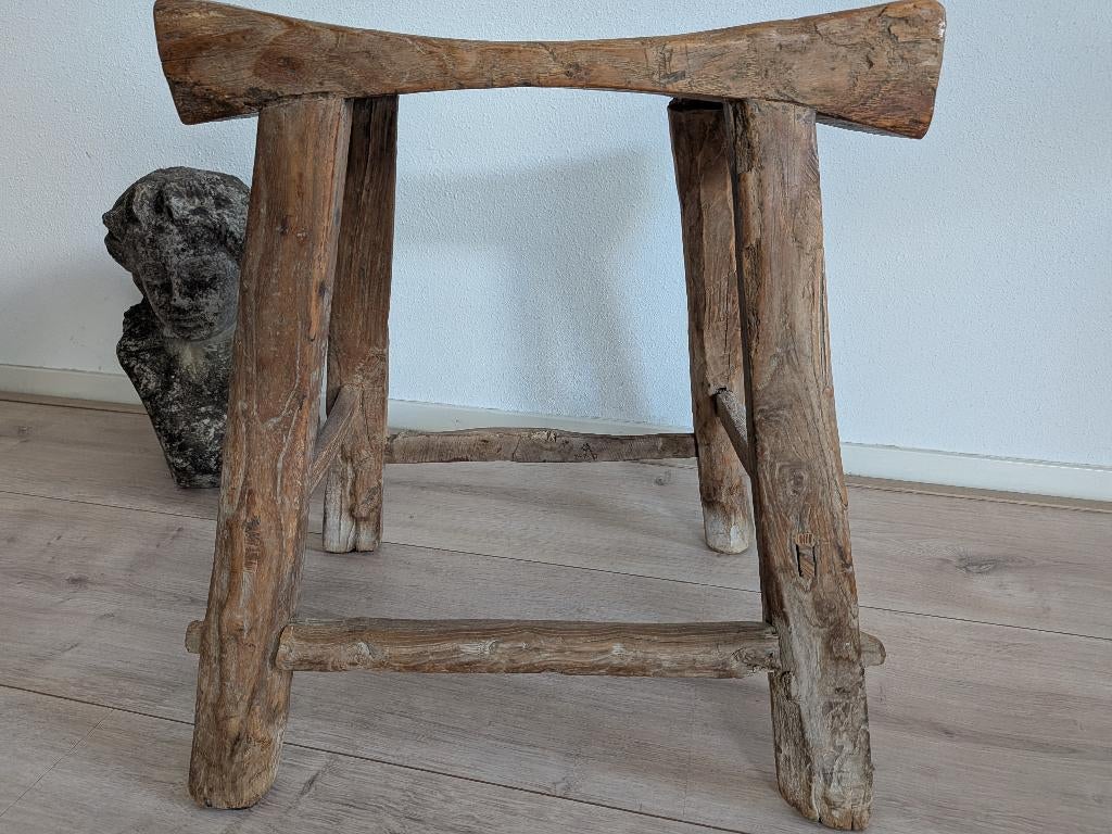 Antieke  Kruk, Ophalen