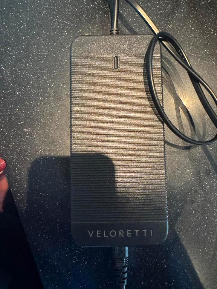 Veloretti oplader (1pin), Fietsen en Brommers, Fietsaccessoires | Fietsaccu's, Zo goed als nieuw, Ophalen of Verzenden