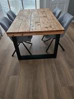Robuuste eettafel met steigerhouten blad en stalen poten, Huis en Inrichting, Tafels | Eettafels, Overige houtsoorten, Gebruikt