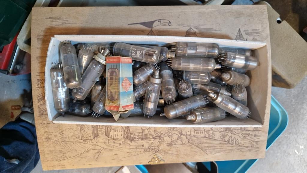 Grote partij oude tv- en radiobuizen, Audio, Tv en Foto, Buizenversterkers, Ophalen of Verzenden