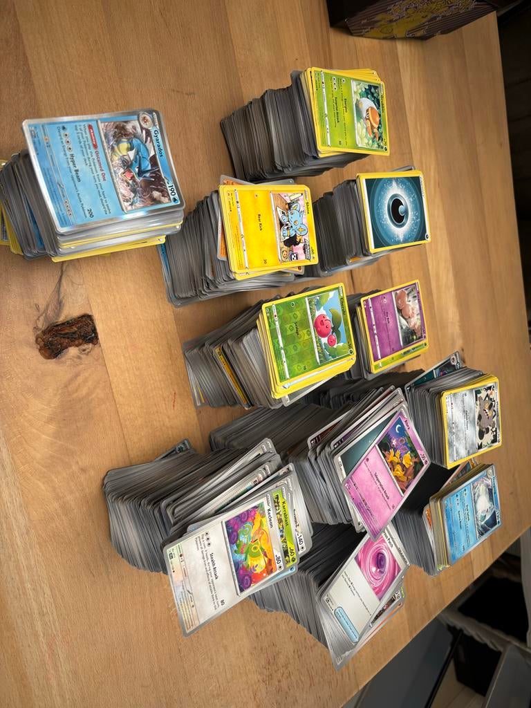 Grote bulk Pokémon kaarten - Diverse sets en zeldzaamheden, Ophalen of Verzenden, Gebruikt, Meerdere kaarten