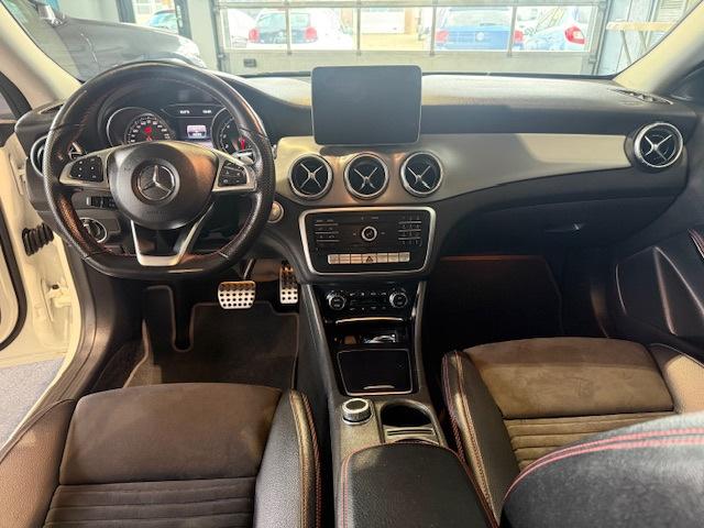 Mercedes-Benz CLA-klasse Shooting Brake 180 AMG Business Sol, CLA, 730 kg, Gebruikt, 4 cilinders