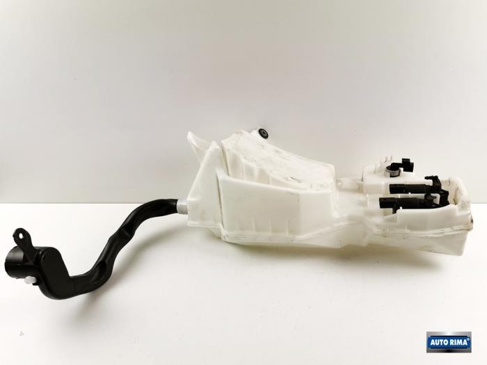 Ruitensproeiertank voor van een Volvo S60, Gebruikt, -, -, Ophalen of Verzenden