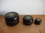 Drie ouderwetse zwart lak doosjes in oplopende maar, Ophalen of Verzenden