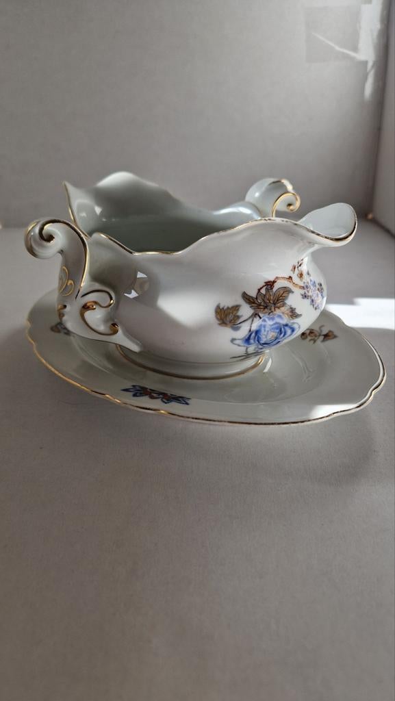 Porseleinen KPM sauskom / juskom met onderschotel, Antiek en Kunst, Ophalen of Verzenden