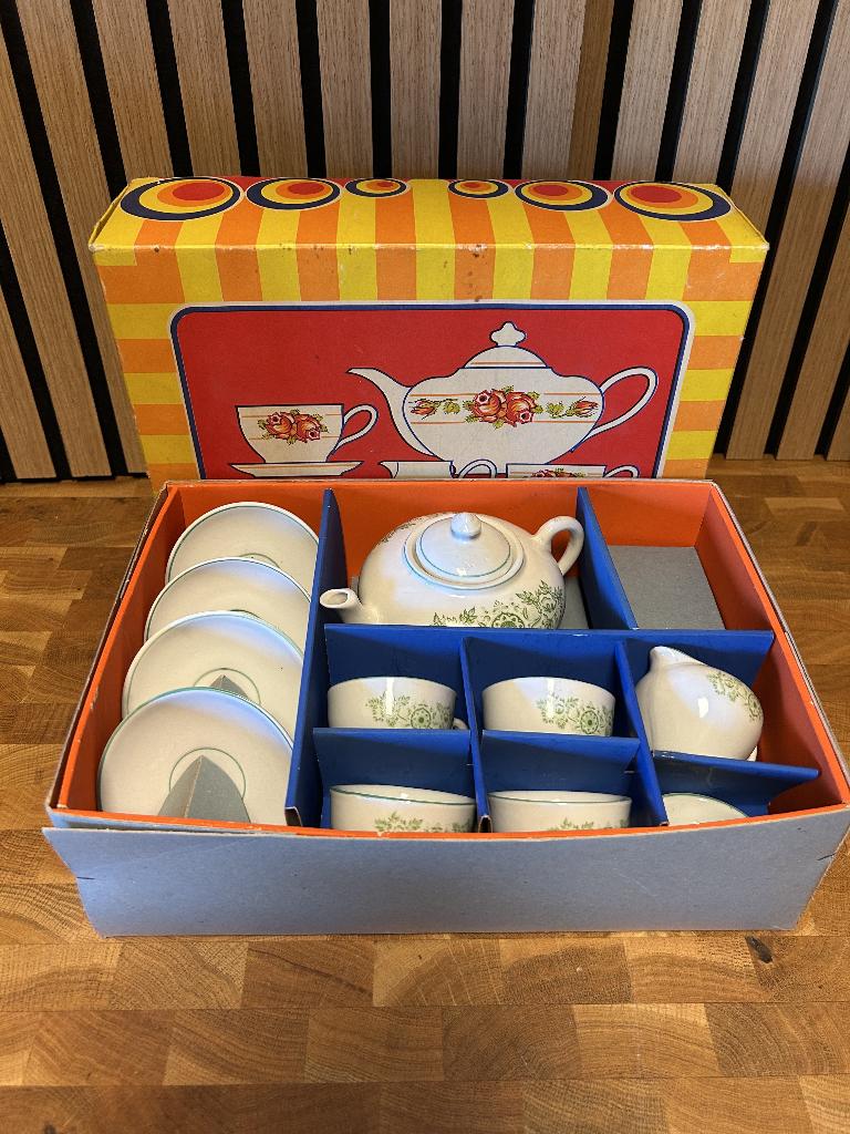 Douwe Egberts wit/groen kinder servies, Ophalen of Verzenden, Gebruikt, Overige stijlen, Kop(pen) en/of Schotel(s)