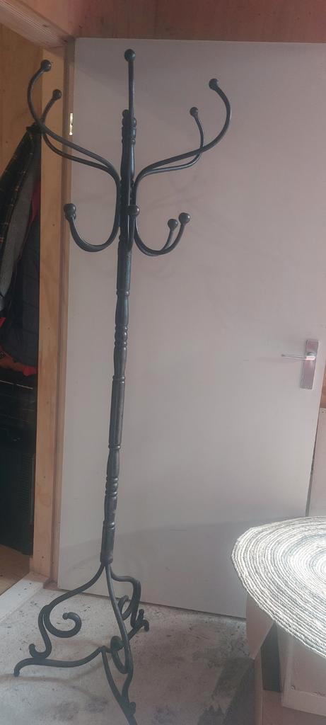 Gietijzeren staande kapstok - Klassiek en robuust, Huis en Inrichting, Woonaccessoires | Kapstokken, Gebruikt, Staande kapstok