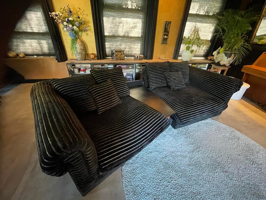 Rofra ribbelbank zwart. 260x140x72. Br-d-h, Huis en Inrichting, Banken | Bankstellen, Ophalen, Gebruikt, 125 tot 150 cm, 150 tot 200 cm