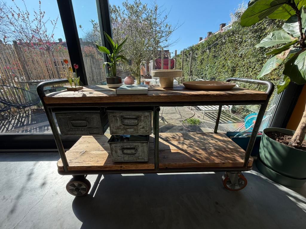 Industriële trolley kast, Ophalen, Zo goed als nieuw, Hout