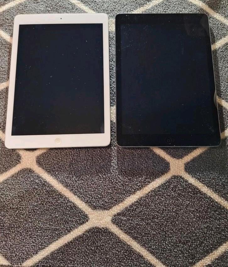 2x Ipad Air 1474 16GB Zwart en Wit, Computers en Software, Apple iPads, Gebruikt, Apple iPad Air, 16 GB, Wi-Fi