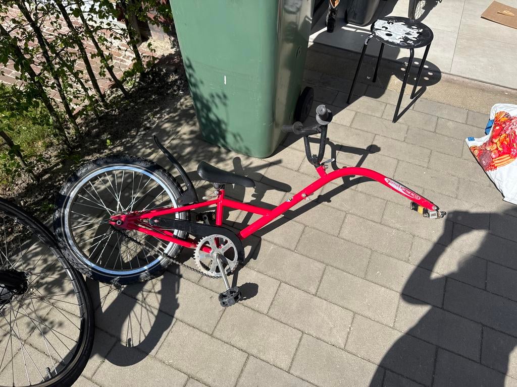 Rode Aanhangfiets voor Kinderen - 'Together on the Road', Fietsen en Brommers, Fietsaccessoires | Aanhangers en Karren, Ophalen of Verzenden