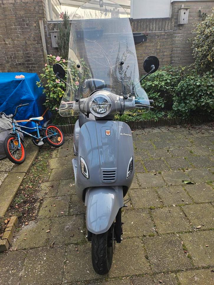 Elektrische scooter 2023 - Zo goed als nieuw, Fietsen en Brommers, Brommeronderdelen | Scooters, Zo goed als nieuw, Overige merken