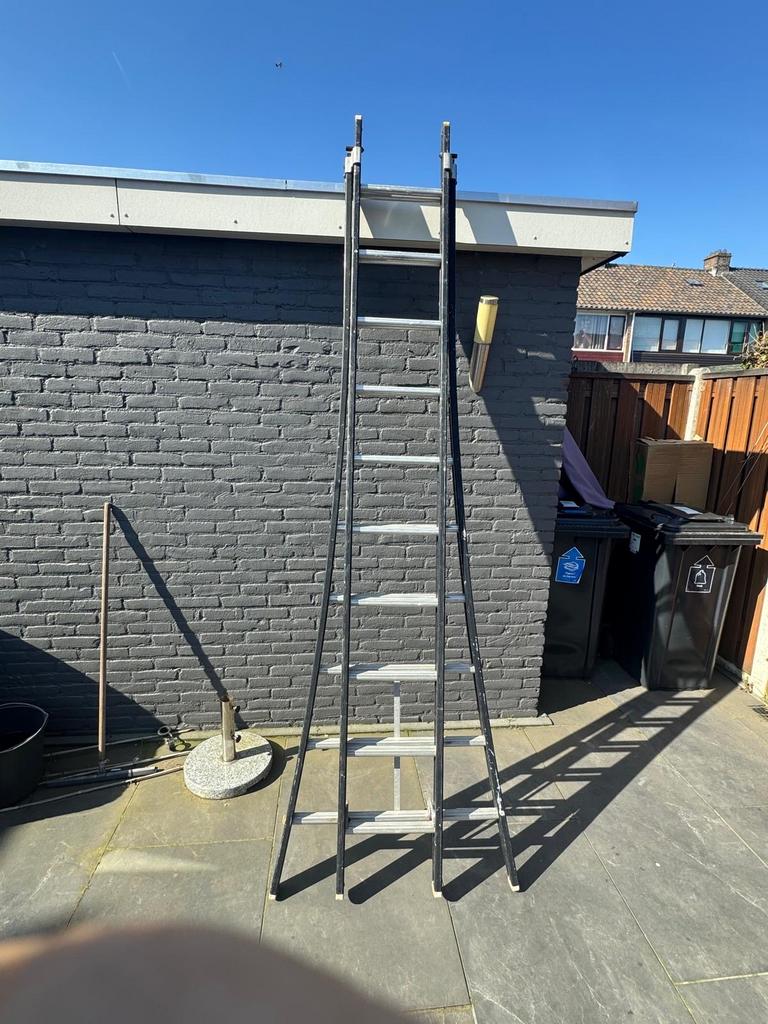 Stevige uitschuifbare ladder, licht alluminum, Gebruikt, Ophalen of Verzenden, Ladder, Opvouwbaar of Inschuifbaar