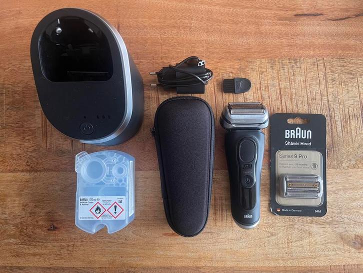 Braun series 9 pro+ inclusief toebehoren, Witgoed en Apparatuur, Persoonlijke-verzorgingsapparatuur, Zo goed als nieuw, Scheren en Epileren