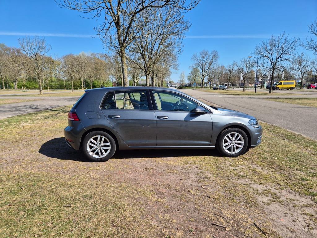 Volkswagen Golf 1.6 TDI 115pk 7-DSG 2019 Grijs, Auto's, Stof, 4 cilinders, USB, Diesel