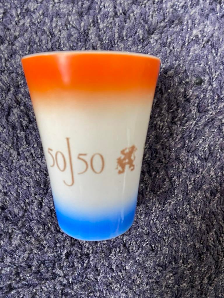 Beker 50 jarig jubileum Koningin Juliana, Verzamelen, Koninklijk Huis en Royalty, Ophalen of Verzenden, Zo goed als nieuw, Servies