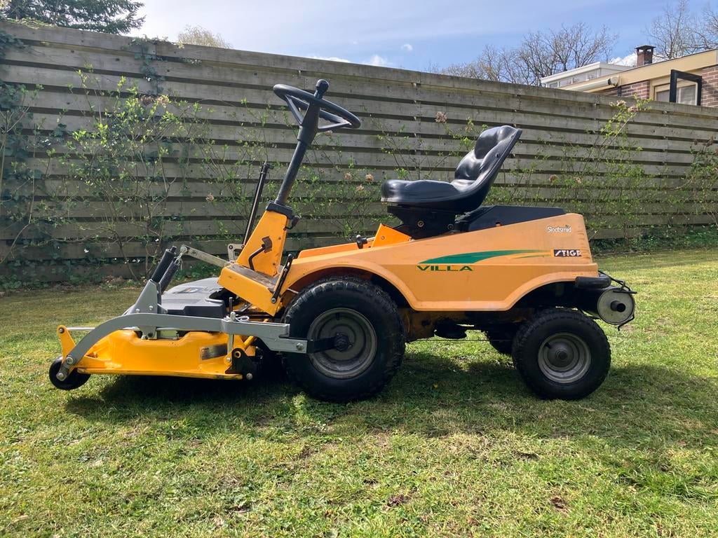 Stiga Villa Senator Zitmaaier – Start altijd, maaiklaar, Cirkelmaaier, Ophalen of Verzenden, Zo goed als nieuw, Benzine-grasmaaier