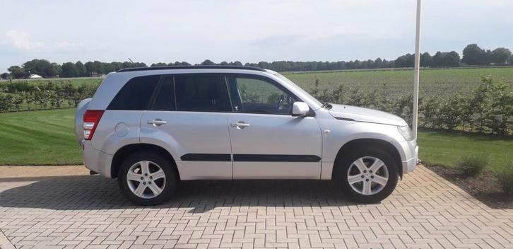 Suzuki Grand Vitara 2.0 5D 2007 Grijs, leder 4 wd, 1850 kg, Auto's, Suzuki, Particulier, Grand Vitara, 4x4, ABS, Benzine, Euro 5
