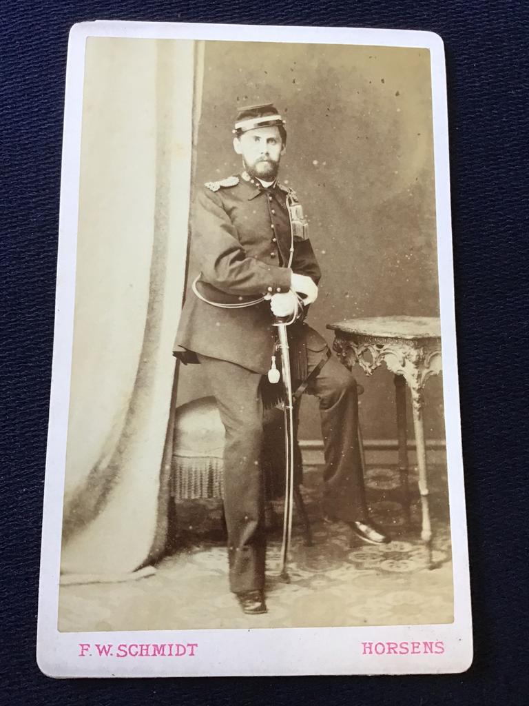 CDV, Militair Officier Sabel Carte de Visite, Ophalen of Verzenden, Voor 1940, Zo goed als nieuw, Foto